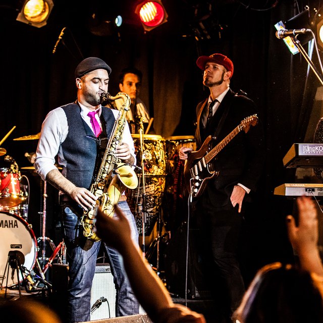 KC Roberts & The Live Revolution